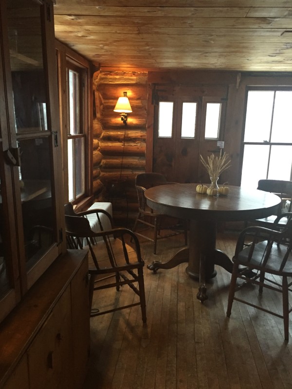 cabin10