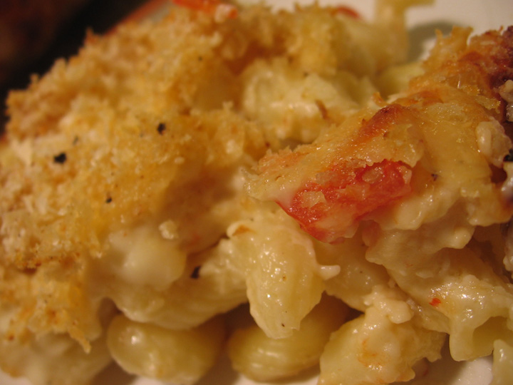 Mac-and-cheese-closeup